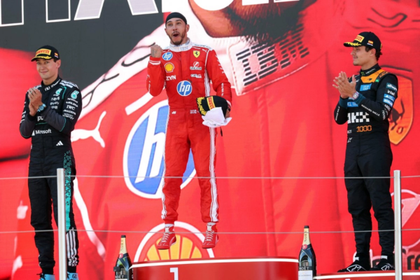 Lewis Hamilton se impuso en el GP de Barcelona; George Russell y Lando Norris, escoltaron al piloto de Ferrari, en el primer podio exclusivamente británico desde 1968.
