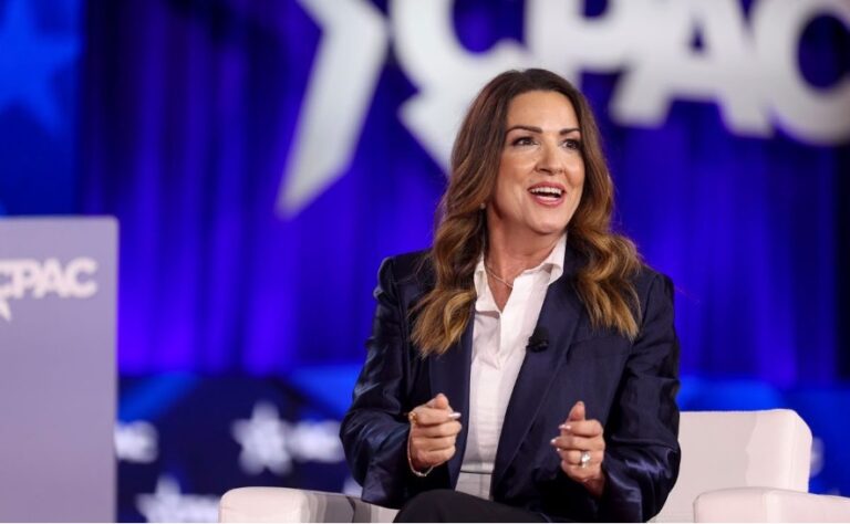 Sara Carter advierte que funcionarios podrían enfrentar serias consecuencias; exige cooperación total contra organizaciones criminales