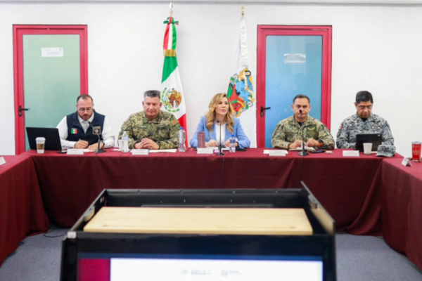 La gobernadora Marina del Pilar Ávila Olmeda calificó de mentira algún acuerdo con autoridades de Estados Unidos sobre su situación legal o migratoria.