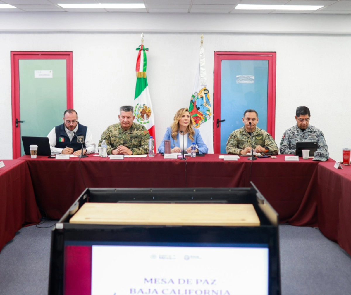 La gobernadora Marina del Pilar Ávila Olmeda calificó de mentira algún acuerdo con autoridades de Estados Unidos sobre su situación legal o migratoria.