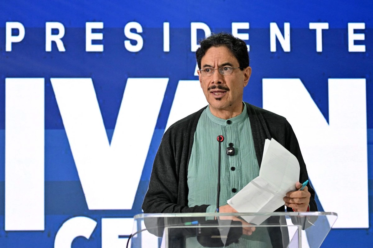Con menos de un punto porcentual de desventaja, Iván Cepeda pidió que se hiciera un riguroso conteo mano a mano con el fin de verificar los resultados.