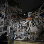 La presidenta encargada de Venezuela, Delcy Rodríguez precisó esta noche que se tienen contabilizados 32 muertos y 700 heridos, sin contar el reporte del estado de La Guaira, el más afectado, donde decenas de edificios colapsaron, y fue declarado zona de desastre.