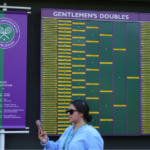 Cartel del Campeonato de Tenis de Wimbledon, en Londres, el 24 de junio de 2026.