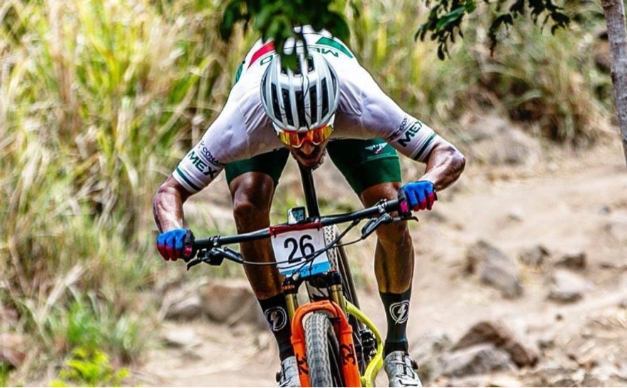 En un recorrido exigente y ante la élite internacional de la prueba, Ulloa demostró su fortaleza y experiencia para asegurar un lugar en el podio, sumando un importante resultado para nuestro país. 