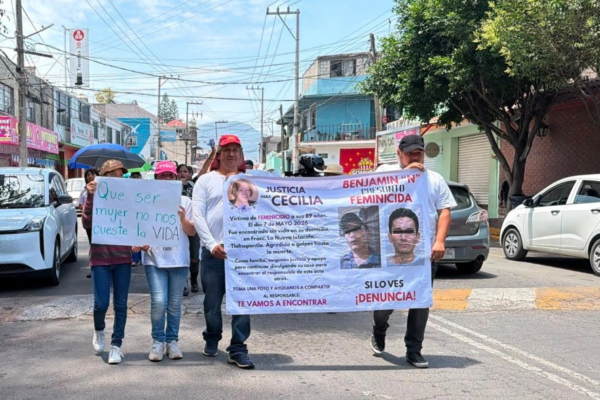 La mañana del 7 de mayo, la policía recibió el reporte de una mujer herida en el interior de una vivienda, por lo que elementos de distintas corporaciones se movilizaron para llegar al domicilio y auxiliar a la víctima.