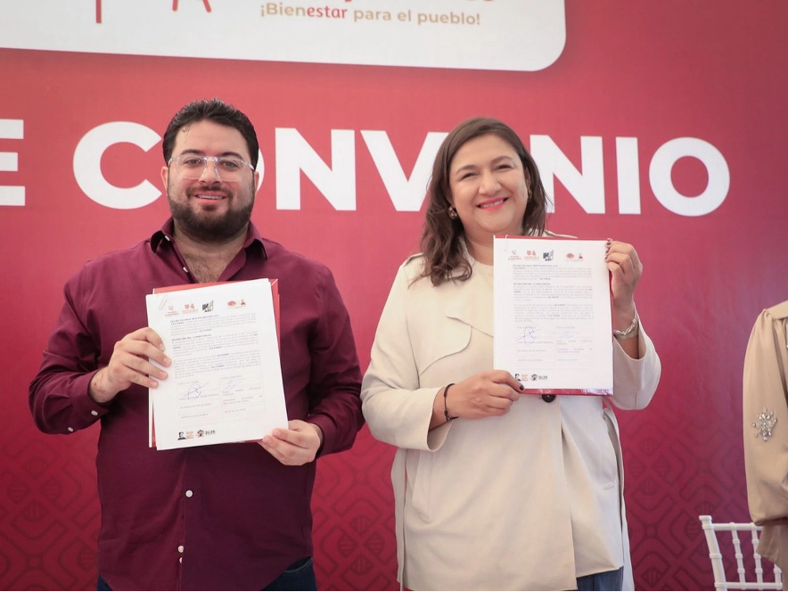 En un encuentro realizado en la colonia Ahuizotla los servidores públicos formalizaron el acuerdo de colaboración.