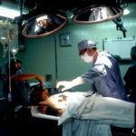 La Organización Mundial de la Salud (OMS) estima que una de cada cinco personas desarrollará cáncer a lo largo de su vida y que el 92 por ciento de la población mundial se verá afectada por esta enfermedad, ya sea por un diagnóstico propio o por el de un familiar cercano al que tendrá que cuidar.
