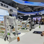 La recientemente creada empresa china de inteligencia artificial Moonshot AI presentó hoy jueves su mayor modelo, Kimi K3, el cual cuenta con 2,8 billones de parámetros, lo que lo convierte en el modelo de IA de fuente abierta con la mayor cantidad de parámetros a nivel global, indicó la compañía.