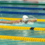La canadiense Summer McIntosh batió el récord mundial femenino más antiguo de la natación, el de los 200 metros mariposa.