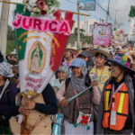 Unas dos mil mujeres camina en la columna femenil que planea llegar a la Basílica de Guadalupe el próximo 25 de julio.