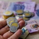 El primer semestre del año no dejó un saldo favorable para los bancos que operan en México. La creación de reservas para posibles pérdidas, que alcanzó un nivel sin precedentes, provocó que las ganancias del sector registraran su primera caída para un periodo similar desde 2020, de acuerdo con cifras oficiales.
