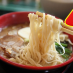 La empresa Sun Noodle inició el retiro voluntario de un lote de una sopa instantánea japonesa después de detectar un problema en el contenido de algunos paquetes distribuidos en Estados Unidos