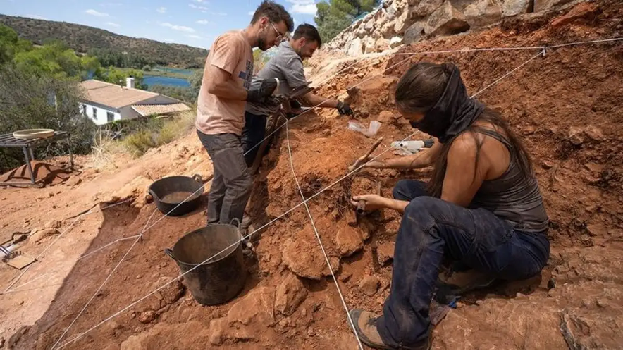 Investigadores descubrieron un fragmento de cráneo de más de 200 mil años de antigüedad en el yacimiento de Ruidera (Ciudad Real)