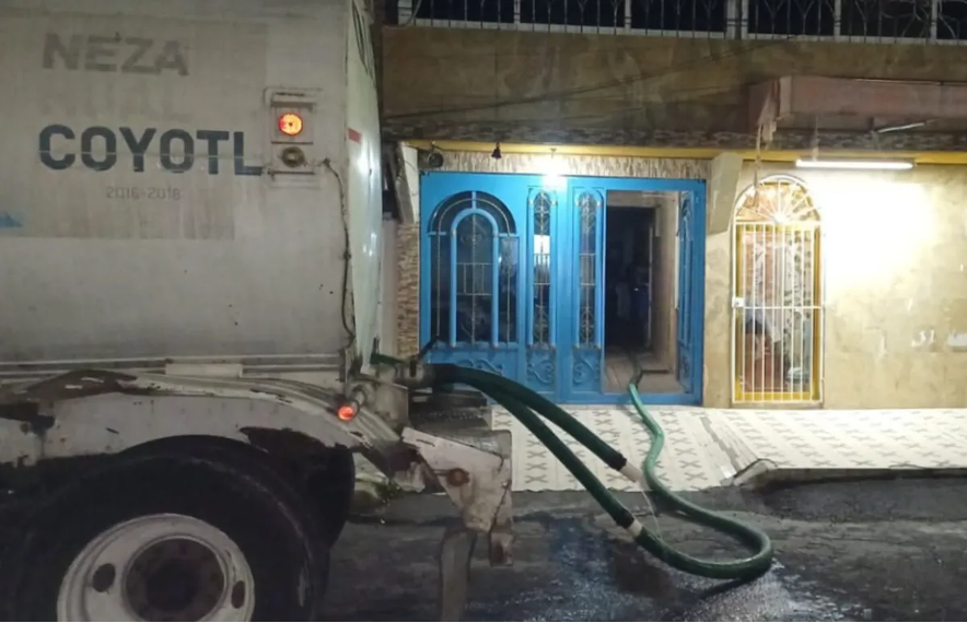 Sin agua por red en Nezahualcóyotl: Familias de Campestre Guadalupana exigen abasto regular.