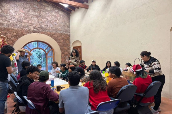 Aspecto de una clase en la Escuela de Iniciación Artística de Taxco.