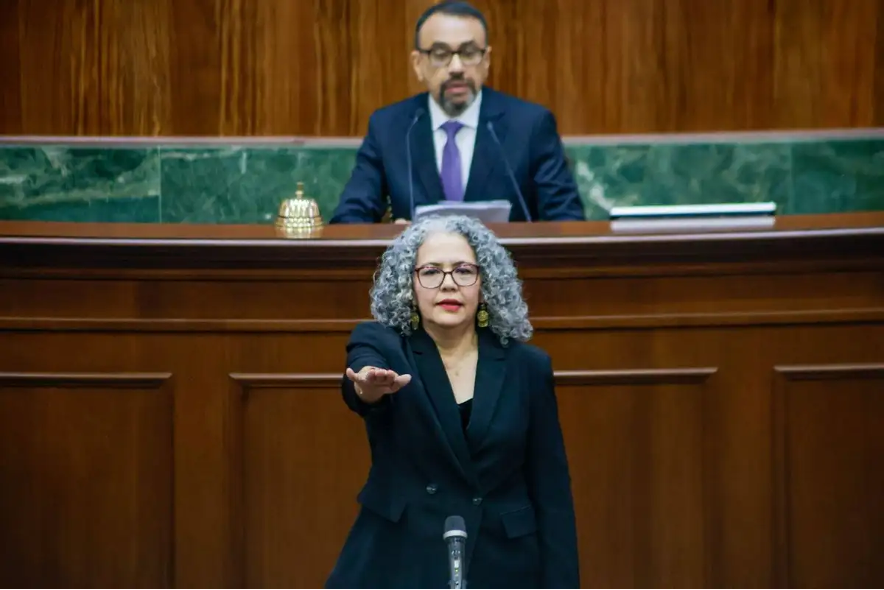 En sesión extraordinaria del Congreso local, Graciela Domínguez Nava rindió protesta como gobernadora interina de Sinaloa y fijó como eje central de su administración la búsqueda de la paz.