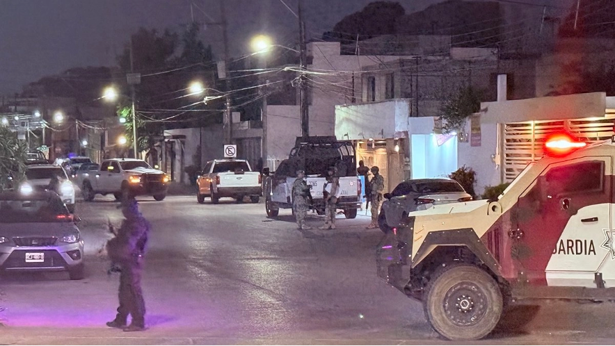 Durante un operativo en Ciudad Madero, Tamaulipas, tres personas fueron detenidas con armas largas, granadas de fragmentación y equipo táctivo.