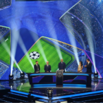 Por tercer año seguido, un sistema informático automatizado reveló las hojas de ruta de cada equipo presente en el grupo único de 36 clubes, con los ex futbolistas David Villa (izquierda) y Thierry Henry (tercero de izquierda a derecha) en el escenario como colaboradores, el 27 de agosto de 2026.