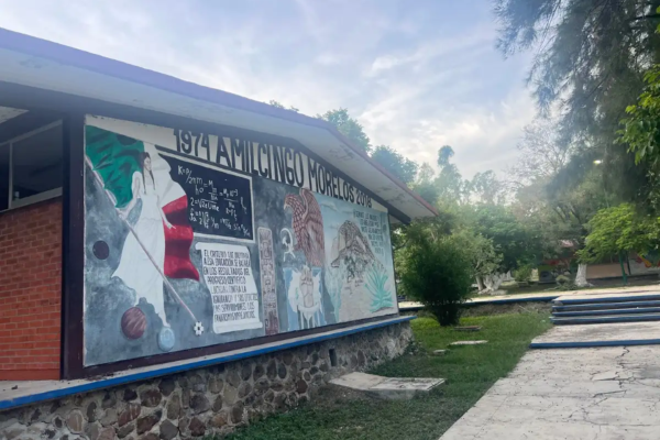 El IEBEM argumentó que, “como parte de la reorganización de las actividades académico-administrativas de la Escuela Normal Rural ‘Gral. Emiliano Zapata’, a partir del 28 de agosto concluyó la comisión de Cristina Quiroz Vergara como encargada de despacho del plantel”.