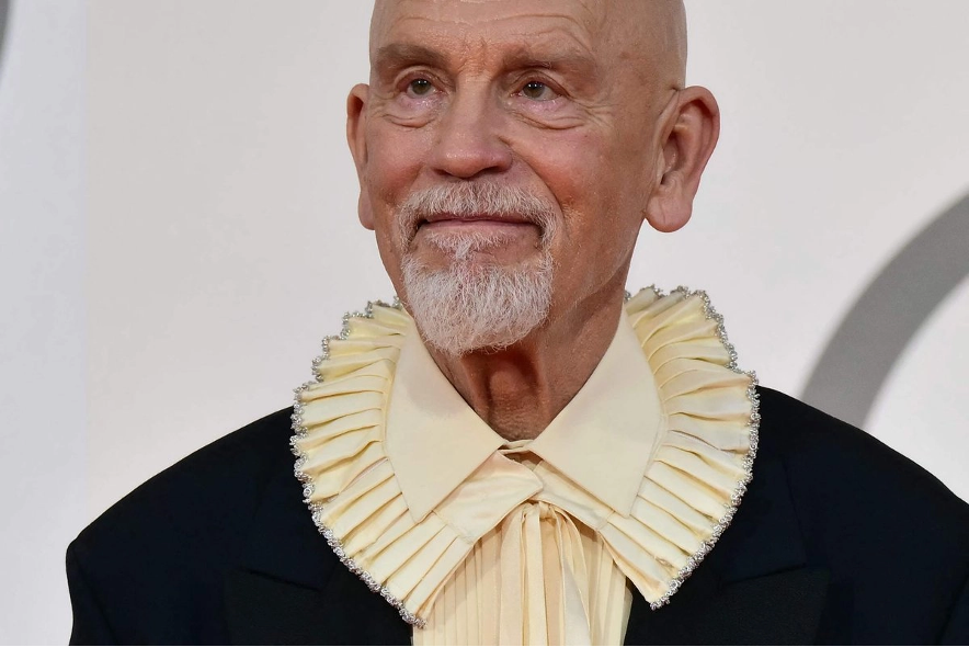 John Malkovich ha restado importancia a los rumores de que podría estar planeando retirarse de Hollywood.