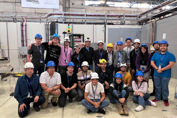 Por primera vez, un detector de partículas diseñado y construido por científicos mexicanos podría ser instalado en Alice, uno de los cuatro grandes experimentos del Gran Colisionador de Hadrones (LHC), en el CERN, el laboratorio de física de partículas más grande del mundo.