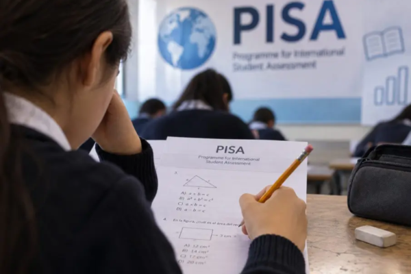 La prueba PISA 2025 también revela que en todos los sistemas educativos ha crecido el uso de la IA para sus tareas escolares.