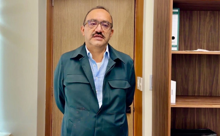 Carlos Galindo detalló que su escolta repelió la agresión, sin embargo resultó lesionado en el pulmón y él con una lesión en la mano producto de los vidrios del la ventanilla.