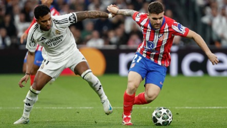 Jugadores del Atlético de Madrid festejaron la victoria ante el Real Madrid en el derbi capitalino de La Liga, en el estadio Metropolitano, el 20 de septiembre de 2026.