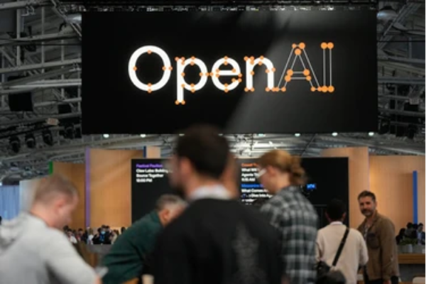 Las principales empresas de inteligencia artificial no saben cómo impedir que los sistemas de IA persigan objetivos que sus desarrolladores no les han asignado, advirtió el lunes Jacob Coxon, ex empleado de OpenAI y Anthropic crítico de la seguridad de esta tecnología.
