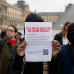 El museo del Louvre, en París, permaneció cerrado este martes debido a una manifestación de estudiantes, informó la administración de la galería.