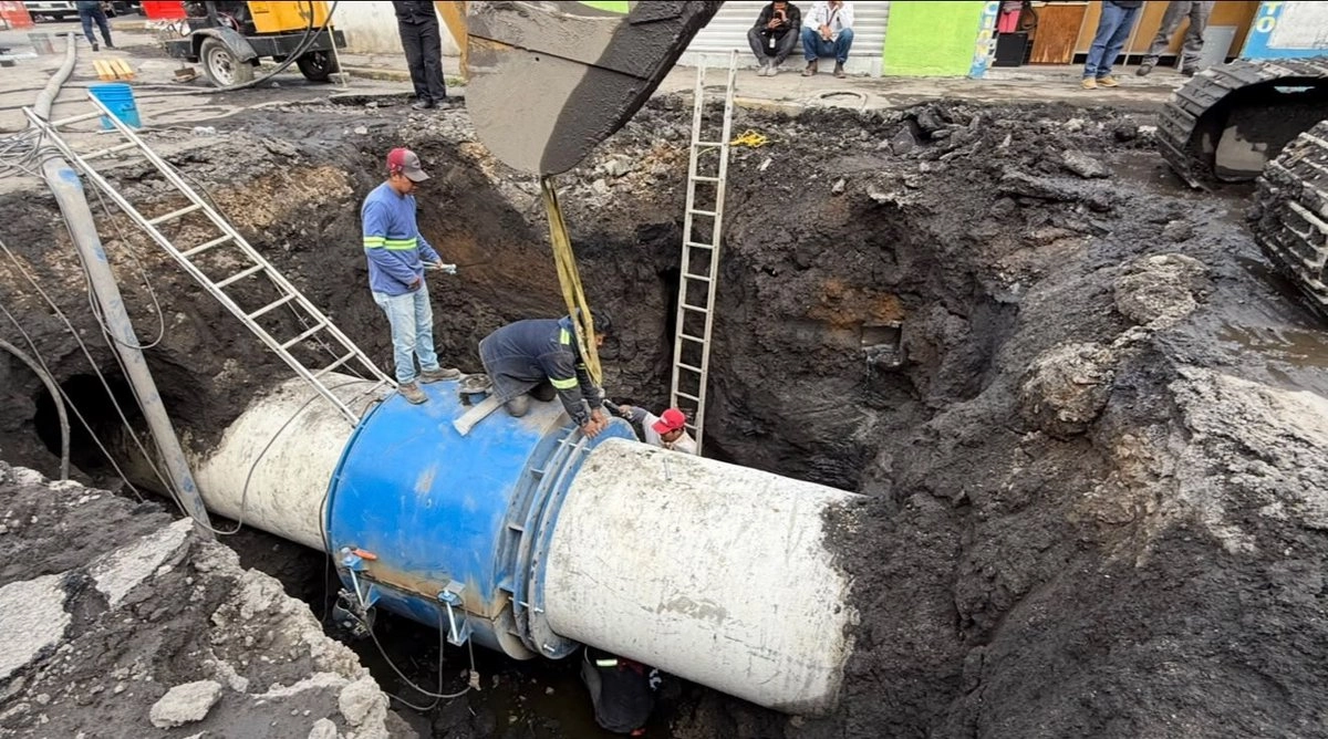 El Organismo de Cuenca Aguas del Valle de México, informó que la tarde de este martes concluyeron los trabajos de reparación de la fuga registrada en una tubería de 48 pulgadas del Ramal Tláhuac.