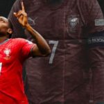 La salida del capitán se produce después de que permaneciera en el banquillo durante la victoria del domingo contra Noruega por 2-1.