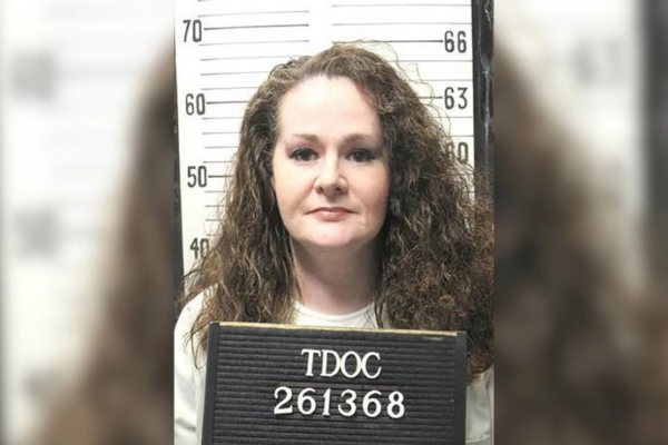 La portavoz del Departamento Correccional de Tennessee, Dorinda Carter, dijo a los testigos de medios que no podía proporcionar de inmediato información sobre lo ocurrido.
