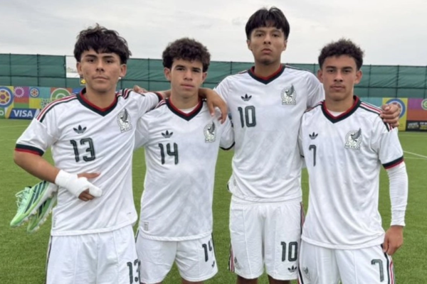La selección mexicana de futbol Sub 15 juega la Copa del Mundo en Azerbaiyán; marcha en el segundo lugar del Grupo H con 9 puntos.