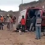 El percance se suscitó cerca de donde se construye un puente elevado y a 30 metros de la vía ferroviaria en la comunidad de Agua Azul, municipio de El Marqués.