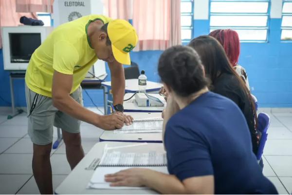 El presidente brasileño, Luiz Inácio Lula da Silva, afirmó el domingo que a muchas personas se les «impidió votar» después de que se retiraran autobuses de circulación en São Paulo y en varias otras ciudades.